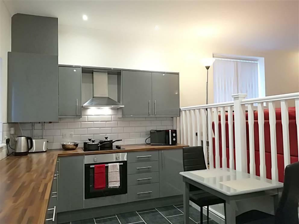 2 Bedroom Modern Apartment, Uplands, Swansea Luaran gambar